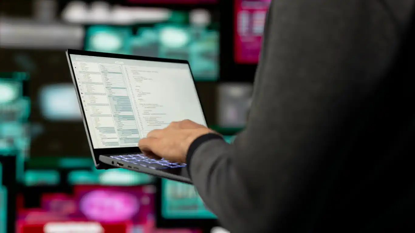 Rischio-informatico-nessuna-attivita-e-troppo-piccola